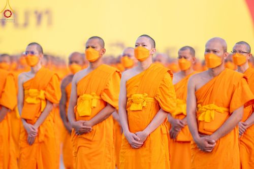 ภาพ No.102247:พระธรรมทายาทในโครงการอุปสมบทหมู่ บูชาธรรมมหาปูชนียาจารย์ ร่วมปฏิบัติธรรม ถ่ายภาพหมู่ประวัติศาสตร์ และรับฟังโอวาทจากหลวงพ่อทัตตชีโว ณ ลานธรรม พระมหาธรรมกายเจดีย์ วัดพระธรรมกาย วันที่ 15 ธันวาคม พ.ศ. 2566