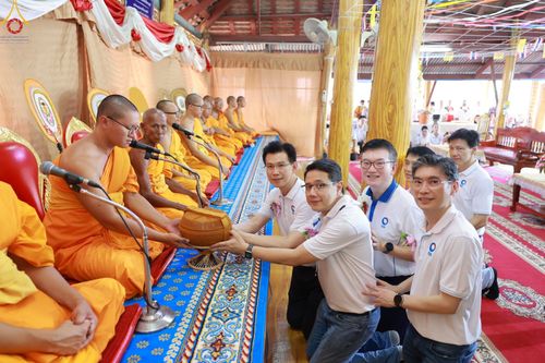 ภาพ No.92479:พิธีทอดกฐินสามัคคีทั่วไทย  ณ วัดช้างใหญ่ ต.ช้างใหญ่ อ.บางไทร จ.พระนครศรีอยุธยา วันเสาร์ที่ 4 พฤศจิกายน พ.ศ. 2566