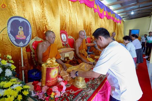 ภาพ No.252421:วันที่ 11 ตุลาคม พ.ศ. 2568 พิธีทอดกฐินสามัคคีทั่วไทย 30,000 วัด โดยคณะศิษยานุศิษย์ บูชาธรรม 81 ปี หลวงพ่อธัมมชโย ณ วัดทองตุ่มน้อย อ.ทุ่งตะโก จ.ชุมพร