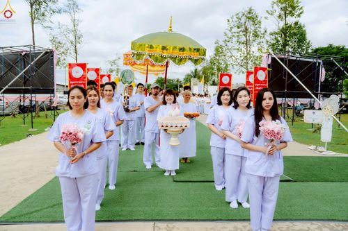 ภาพ No.266801:วันที่ 5 พฤศจิกายน พ.ศ. 2568 พิธีทอดกฐิน ณ อนุสรณ์สถานพระมงคลเทพมุนี  (สด จนฺทสโร) ผู้ค้นพบวิชชาธรรมกาย สถานที่ตั้งมโนปณิธานบวชตลอดชีวิต คลองบางนางแท่น ต.หอมเกร็ด อ.สามพราน จ.นครปฐม