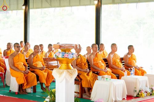 ภาพ No.92680:พิธีทอดกฐินวัดศรีวรรณวนาราม จ.ปทุมธานี และพิธีอัญเชิญพระสารีริกธาตุ วันที่ 4 พฤศจิกายน พ.ศ. 2566