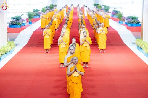 ภาพ No.153167:พิธีมุทิตาสักการะ พระภิกษุ-สามเณร ผู้สอบไล่ได้เปรียญธรรม ประโยค 1-2 ถึงประโยค ป.ธ.9 และบาลีศึกษา ประโยค1-2 ถึง บ.ศ.9 , พิธีมอบดวงแก้วสามเณรผู้ทรงบาลีไวยากรณ์ วัดพระธรรมกาย และ ศูนย์ส่งเสริมศีลธรรมในประเทศและต่างประเทศ วันอาทิตย์ที่ 8 กันยายน พ.ศ.2567