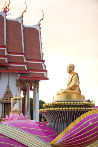 ภาพ No.197032:พระธรรมยาตราปฏิบัติธรรม และถ่ายภาพหมู่ประวัติศาสตร์ ณ วัดโบสถ์(บน) ตำบลบางคูเวียง อำเภอบางกรวย จังหวัดนนทบุรี ในโครงการธรรมยาตรา กตัญญูบูชา มหาปูชนียาจารย์ พระมงคลเทพมุนี(สด จนฺทสโร) พระผู้ปราบมาร อนุสรณ์สถาน 7 แห่ง ปีที่ 13 วันที่ 18 มกราคม พ.ศ. 2568