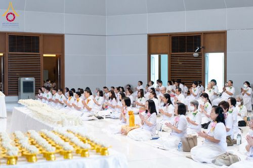 ภาพ No.174318:พิธีทอดกฐินกตัญญูบูชาธรรม ณ ศูนย์ปฏิบัติธรรมพระมงคลเทพมุนี อ.สองพี่น้อง จ.สุพรรณบุรี ในโครงการกฐินสามัคคีทั่วไทย 30,000 วัด บูชาธรรม 80 ปี หลวงพ่อธัมมชโย โดยคณะศิษยานุศิษย์วัดพระธรรมกาย วันที่ 10 พฤศจิกายน พ.ศ. 2567