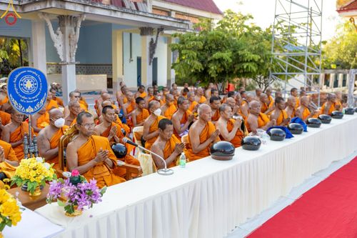 ภาพ No.131786:พิธีถวายสังฆทาน 323 วัด 4 จังหวัดชายแดนภาคใต้ ปีที่ 20 ครั้งที่ 167 และ พิธีมอบกองทุนหนุนแรงใจช่วยครูใต้ ปีที่ 17 ครั้งที่ 132 วันเสาร์ที่ 23 มีนาคม พ.ศ. 2567 ณ วัดมุจลินทวาปีวิหารพระอารามหลวง อ.หนองจิก จ.ปัตตานี