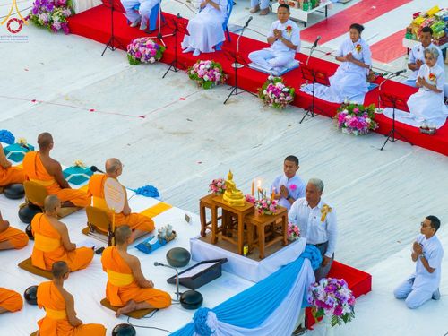 ภาพ No.112672:พิธีตักบาตรพระธรรมยาตราฯ ณ วัดสองพี่น้อง จ.สุพรรณบุรี วันที่ 15 มกราคม พ.ศ. 2567