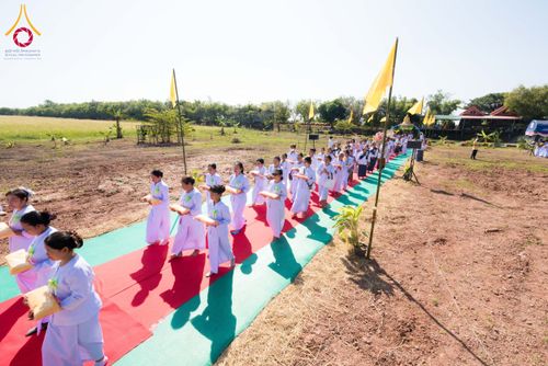 ภาพ No.175445:พิธีทอดกฐินสามัคคี ณ ศูนย์ปฏิบัติธรรมแก้วมงคลสกลนคร(หนองหาร) ต.ท่าแร่ อำเภอเมือง จังหวัดสกลนคร วันที่ 15 พฤศจิกายน พ.ศ. 2567