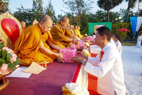 ภาพ No.123662:พิธีตักบาตรพระ ๑,๐๐๐ รูป ทำบุญครบรอบวัดห้วยตองสัก ๓๖ ปี วันเสาร์ที่ ๑๐ กุมภาพันธ์ พ.ศ. ๒๕๖๗ ณ วัดห้วยตองสัก อ.จอมทอง จ.เชียงใหม่