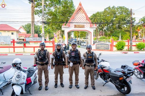 ภาพ No.234352:วันพฤหัสบดีที่ 24 กรกฎาคม พ.ศ. 2568 พิธีถวายสังฆทานแก่คณะสงฆ์ 323 วัด , พิธีมอบกองทุนหนุนแรงใจช่วยครูใต้ , พิธีทำบุญส่วนกุศลแด่ผู้วายชนม์ ในเหตุการณ์ความไม่สงบ 4 จังหวัด ชายแดนภาคใต้ (ปัตตานี , ยะลา , นราธิวาส , สงขลา) ปีที่ 21 ครั้งที่ 179 ณ วัดเวฬุวัน 