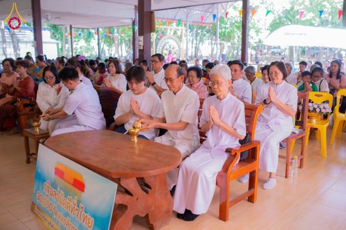 ภาพ No.178285:พิธีทอดกฐิน ณ ศูนย์ปฏิบัติธรรมเทียนถวาย ต.หนองไทร อ.ด่านขุนทด จ.นครราชสีมา ในโครงการทอดกฐินสามัคคีทั่วไทย 30,000 วัด บูชาธรรม 80 ปี หลวงพ่อธัมมชโย โดยคณะศิษยานุศิษย์วัดพระธรรมกาย วันที่ 7 พฤศจิกายน พ.ศ. 2567