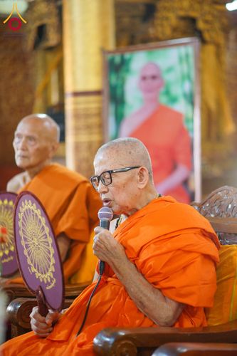 ภาพ No.144320:พิธีถวายเทียนพรรษา, พิธีสืบชะตาหลวง, พิธีถวายสังฆทาน และ พิธีถวายทุนการศึกษา บูชาธรรม ๘๐ ปี พระครูบาไชยบูลย์ ธัมมชโย วันจันทร์ที่ ๑๕ กรกฏาคม พ.ศ. ๒๕๖๗ ณ วัดราชฐานหลวงหัวข่วง เมืองเชียงตุง สาธารณรัฐแห่งสหภาพเมียนมาร์