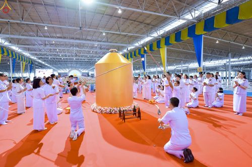 ภาพ No.238988:วันอาทิตย์ที่ 17 สิงหาคม พ.ศ. 2568 งานบุญวันอาทิตย์ พิธีจุดเทียนใจ ไฟนิรันด์ อนันตชัย ณ วัดพระธรรมกาย จ.ปทุมธานี