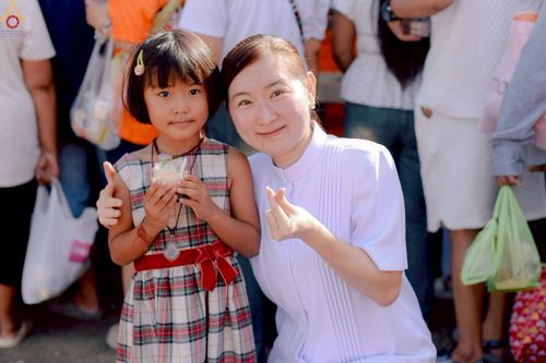 ภาพ No.260237:วันที่ 19 ตุลาคม พ.ศ. 2568 พิธีทอดกฐินสามัคคีทั่วไทย 30,000 วัด โดยคณะศิษยานุศิษย์ บูชาธรรม 81 ปี หลวงพ่อธัมมชโย ณ วัดเทพรัตนาราม ต.สวนส้ม อ.บ้านแพ้ว จ.สมุทรสาคร