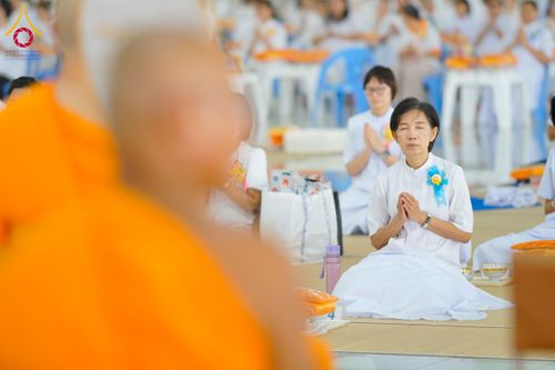 ภาพ No.226499:วันที่ 26 พฤษภาคม พ.ศ. 2568 พิธีบุพเปตพลี ครั้งที่ 164 ร่วมอุทิศบุญแด่หมู่ญาติที่ล่วงลับไปแล้ว และสืบทอดอายุพระพุทธศาสนา ณ หอฉันคุณยายอาจารย์ฯ วัดพระธรรมกาย