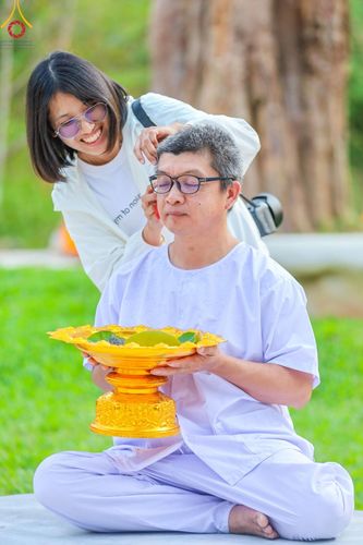 ภาพ No.180353:พิธีตัดปอยผม ปลงผม นาคธรรมทายาท ในโครงการบรรพชาอุปสมบทหมู่ บูชาธรรมมหาปูชนียาจารย์ 2567  วันที่ 4 ธันวาคม พ.ศ. 2567 ณ ศูนย์ปฏิบัติธรรมแก้วภูเรือ จ.เลย