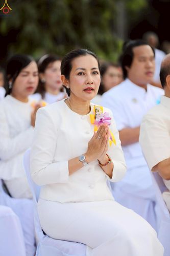 ภาพ No.235124:วันอาทิตย์ที่ 27 กรกฎาคม พ.ศ. 2568 พิธีตักบาตรพระ1,000 รูป ทำบุญเมืองพัทลุง ประธานสงฆ์ พระปริยัติวชิโรดม  เจ้าคณะจังหวัดพัทลุง ประธานฆราวาส นายรัฐศาสตร์ ชิดชู  ผู้ว่าราชการจังหวัดพัทลุง