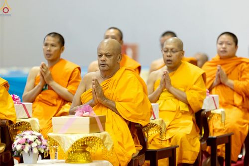 ภาพ No.236032:วันที่ 3 สิงหาคม พ.ศ. 2568 พิธีบูชาข้าวพระ ณ สภาธรรมกายสากล วัดพระธรรมกาย