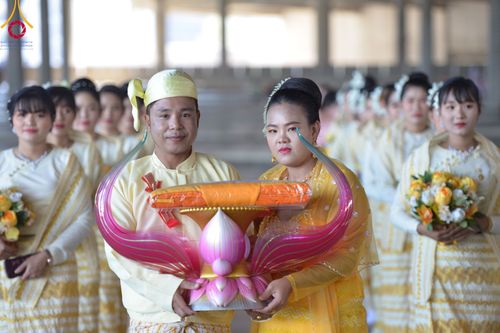 ภาพ No.100012:พิธีทอดผ้าป่า เมียนมาร์ และพิธีสวดธรรมจักร ครั้งที่ 5 ประจำปี พ.ศ. 2566 วันอาทิตย์ที่ 3 ธันวาคม พ.ศ. 2566