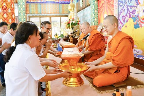 ภาพ No.166892:พิธีทอดกฐิน ณ วัดครุนอก ต.บางครุ อ.พระประแดง จ.สมุทรปราการ ในโครงการกฐินสามัคคีทั่วไทย 30,000 วัด บูชาธรรม 80 ปี หลวงพ่อธัมมชโย โดยคณะศิษยานุศิษย์วัดพระธรรมกาย วันที่ 20 ตุลาคม พ.ศ. 2567