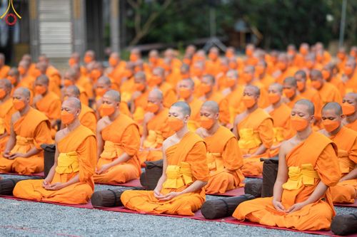 ภาพ No.127923:คณะพระธรรมยาตราฯ ปฎิบัติธรรมและถ่ายภาพหมู่ประวัติศาสตร์ ณ ลานหน้าพระปรางค์สามยอด วัดโคกสมานคุณ อ.หาดใหญ่ จ.สงขลา วันเสาร์ที่ 9 มีนาคม พ.ศ. 2567