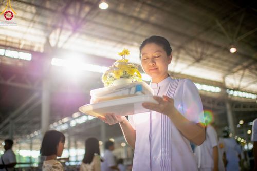 ภาพ No.92083:พิธีตักบาตร ในวันทอดกฐินสามัคคี ประจำปีพุทธศักราช 2566 วันอาทิตย์ต้นเดือนที่ 5 พฤศจิกายน พ.ศ. 2566 ณ สภาธรรมกายสากล วัดพระธรรมกาย จ.ปทุมธานี