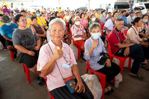 ภาพ No.58047:โครงการจัดหน่วยบริการจังหวัดเคลื่อนที่ และหน่วยบำบัดทุกข์ บำรุงสุข สร้างรอยยิ้ม ให้ประชาชนจังหวัดปทุมธานี ในวันพฤหัสบดีที่ 25 เมษายน พ.ศ. 2567 ณ วัดเกิดการอุดม อ.คลองหลวง จ.ปทุมธานี