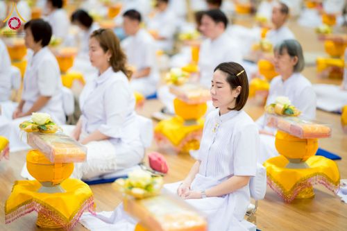 ภาพ No.270574:วันอาทิตย์ที่ 16 พฤศจิกายน พ.ศ. 2568 ถวายกองทุนโครงการอุปสมบทหมู่ 3,000 รูปทั่วไทย  รุ่นบูชาธรรมมหาปูชนียาจารย์ ณ ห้องแก้วสารพัดนึก 2 สภาธรรมกายสากล วัดพระธรรมกาย