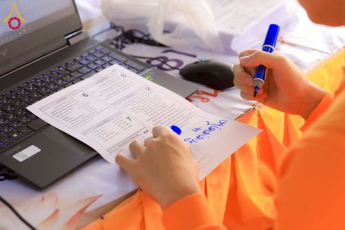 ภาพ No.275925:วันที่ 26-30 พฤศจิกายน พ.ศ. 2568 ทีมพระพี่เลี้ยงตั้งรับ รายงานตัวโครงการบวชบูชาธรรมมหาปูชนียาจารย์ ณ ศูนย์ปฏิบัติธรรมบุรีรัมย์