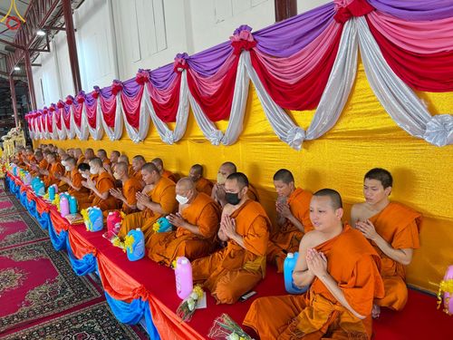 ภาพ No.92803:พิธีประเพณีตักบาตรเทโวโรหณะ พิธีทอดกฐิน และพิธีกรานกฐิน ณ วัดบางบัว แขวงอนุสาวรีย์ เขตบางเขน กรุงเทพมหานคร วันที่ 5 พฤศจิกายน พ.ศ. 2566