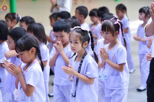 ภาพ No.144587:ชาวอำเภอคลองหลวง จังหวัดปทุมธานี ถวายเทียนพรรษามหามงคล เนื่องในเทศกาลเข้าพรรษา ประจำปี 2567 แด่คณะสงฆ์วัดพระธรรมกาย  วันพฤหัสบดีที่ 18 กรกฎาคม พ.ศ. 2567