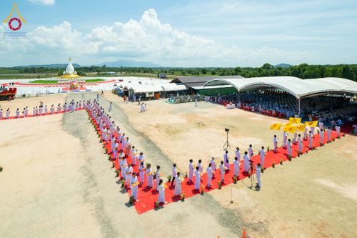 ภาพ No.211494:วันอาทิตย์ที่ 16 มีนาคม พ.ศ. 2568 พิธีทอดผ้าป่าฉลองปทุมเจดีย์ ณ ศูนย์อบรมเยาวชนปัตตานี