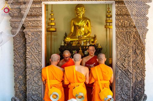 ภาพ No.181183:พิธีอุปสมบท ณ วัดพระเจ้าตนหลวง จังหวัดลำพูน ในโครงการอุปสมบทบูชาธรรมมหาปูชนียาจารย์ วันที่ 8 ธันวาคม พ.ศ. 2567