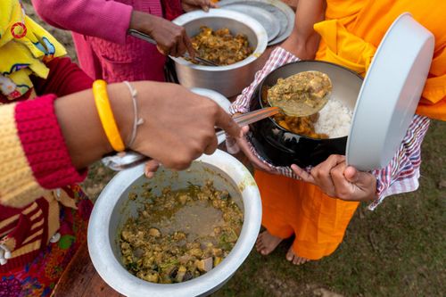 ภาพ No.130944:Photo Story ปฐมบรรพชาชาวพุทธมาร์มา Episode 4/5 วันที่ 13 กุมภาพันธ์พ.ศ. 2567 ณ วัดธัมจักร อรัญกุฏิ บังกลาเทศ