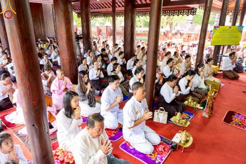 ภาพ No.220074:วันพุธที่ 16 เมษายน พ.ศ. 2568 วัดพระธรรมกายถวายมหาสังฆทาน มอบสิ่งของและทุนทรัพย์กว่า 4 ล้านบาท บรรเทาทุกข์ 181 วัดแผ่นดินไหวเมียนมา