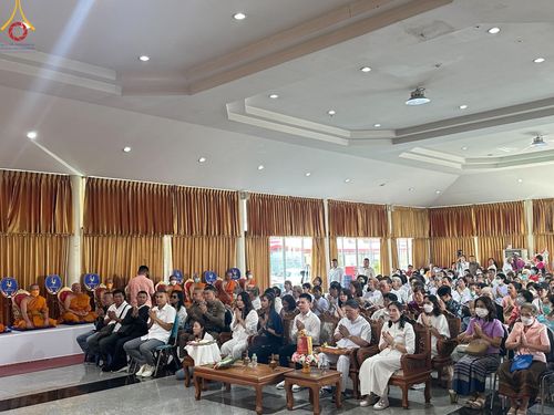 ภาพ No.171877:พิธีทอดกฐิน ณ วัดน้อยนางหงษ์ แขวงบางยี่ขัน เขตบางพลัด กรุงเทพฯ ในโครงการกฐินสามัคคีทั่วไทย 30,000 วัด บูชาธรรม 80 ปี หลวงพ่อธัมมชโย โดยคณะศิษยานุศิษย์วัดพระธรรมกาย วันที่ 26 ตุลาคม พ.ศ. 2567