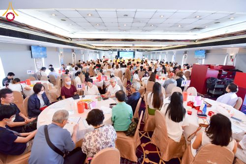 ภาพ No.224815:วันเสาร์ ที่ 10 พฤษภาคม พ.ศ. 2568 วัดพระธรรมกายฮ่องกง จัดพิธีปล่อยปลา บนเรือใหญ่บนอ่าวฮ่องกง และจัดพิธีถวายมหาสังฆทานกลางทะเล ประจำปี 2568 เนื่องในสัปดาห์วิสาขบูชาโลก