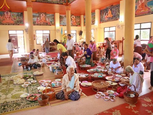 ภาพ No.168916:พิธีทอดกฐิน ณ วัดกุญชรดาราม จ.อุดรธานี ในโครงการกฐินสามัคคีทั่วไทย 30,000 วัด บูชาธรรม 80 ปี หลวงพ่อธัมมชโย โดยคณะศิษยานุศิษย์วัดพระธรรมกาย วันที่ 22 ตุลาคม พ.ศ. 2567