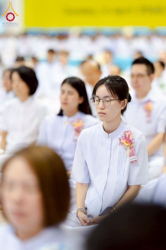 ภาพ No.215272:วันอาทิตย์ต้นเดือนที่ 6 เมษายน พ.ศ. 2568 พิธีบูชาข้าวพระ สภาธรรมกายสากล วัดพระธรรมกาย