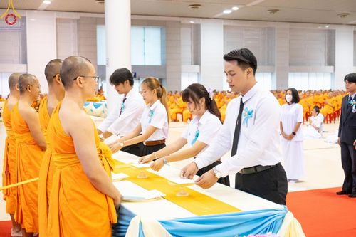 ภาพ No.146061:วันมหารำลึก ครั้งที่ 34 พิธีร่วมรำลึกถึงนักสร้างบารมีที่ล่วงลับไปแล้ว , พิธีสวดพระพุทธมนต์ ณ ห้องแก้วสารพัดนึก 1 วัดพระธรรมกาย วันเสาร์ที่ 27 กรกฎาคม พ.ศ. 2567