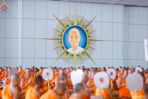 ภาพ No.152936:พิธีถวายภัตตาหารเมนูสวรรค์ ในพรรษาแห่งการเข้าถึงธรรม วันอังคารที่ 10 กันยายน พ.ศ. 2567 ครบรอบ 24 ปี วันละสังขาร คุณยายอาจารย์มหารัตนอุบาสิกาจันทร์ ขนนกยูง ณ หอฉันคุณยายอาจารย์ฯ วัดพระธรรมกาย