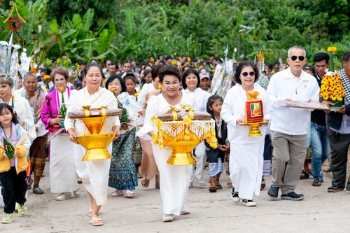 ภาพ No.173253:พิธีทอดกฐินต่างประเทศ ในนามหลวงพ่อธัมมชโย ณ วัดสิริวิเวก เพื่อถวายที่ดินส่วนขยาย 200 ไร่ แขวงจำปาสัก สปป. ลาว วันพุธที่ 30 ตุลาคม พ.ศ. 2567
