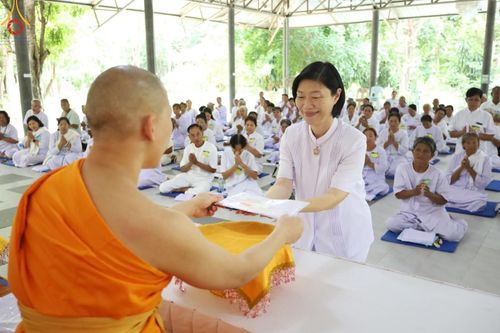 ภาพ No.152383:พิธีมอบสไบแก้ว โครงการอบรมอุบาสิกาแก้วจังหวัดบุรีรัมย์รุ่นที่ 1 วันที่ 6-8 กันยายน พ.ศ. 2567