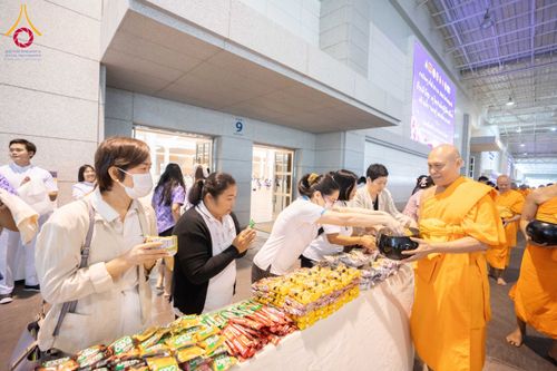 ภาพ No.196017:ผู้ว่าปทุมฯ เปิดงานวันครู ครั้งที่ 69 พ.ศ. 2568 จังหวัดปทุมธานี “เรียนดี มีความสุข : ครูไทยร่วมใจปฏิวัติการศึกษา เด็กฉลาดคิด ฉลาดทำ” ณ วัดพระธรรมกาย - รวมใจระลึกถึงพระคุณบูรพาจารย์ ยกย่องเชิดชูเกียรติผู้ประกอบวิชาชีพทางการศึกษาที่ประกอบคุณงามความดี 