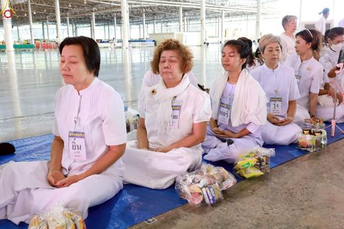 ภาพ No.227841:วันอาทิตย์ที่ 1 มิถุนายน พ.ศ. 2568 พิธีตักบาตร , พิธีบูชาข้าวพระ ณ วัดพระธรรมกาย จ.ปทุมธานี