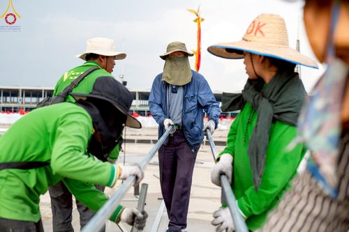 ภาพ No.218754:วันศุกร์ที่ 18 เมษายน พ.ศ. 2568 การเตรียมงานในลานธรรม , พระมหาธรรมกายเจดีย์ เพื่องานวันคุ้มครองโลก 22 เมษายน พ.ศ. 2568