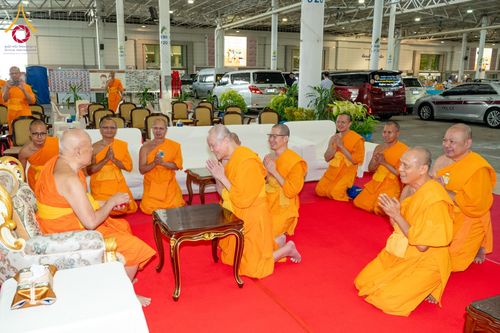 ภาพ No.185223:พิธีถวายมหาสังฆทาน 1,000 วัด ในวาระอายุวัฒนมงคล 84 ปี หลวงพ่อทัตตชีโว วันอาทิตย์ที่ 22 ธันวาคม พ.ศ. 2567 ณ สภาธรรมกายสากล วัดพระธรรมกาย