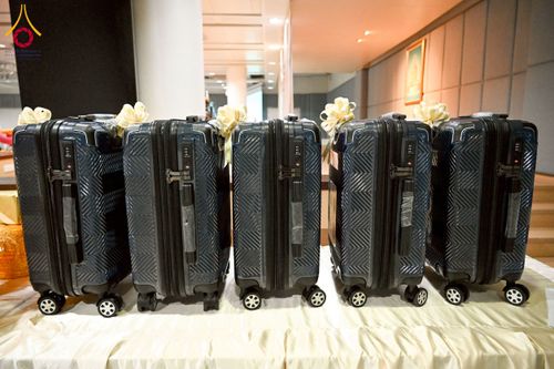 ภาพ No.229032:วันอาทิตย์ที่ 15 มิถุนายน พ.ศ. 2568 พิธีทอดผ้าป่าทุนพัฒนาพระมหาเปรียญ และทุนเผยแผ่พระพุทธศาสนาไปทั่วโลก ณ ห้องสัมมนา SPD สภาธรรมกายสากล วัดพระธรรมกาย