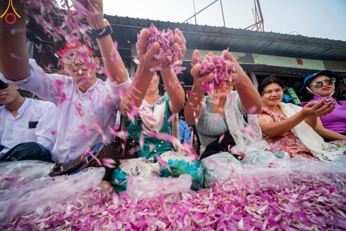 ภาพ No.119988:พิธีต้อนรับพระธรรมยาตรา ในโครงการธรรมยาตรา กตัญญูบูชา มหาปูชนียาจารย์ พระมงคลเทพมุนี(สด จนฺทสโร) พระผู้ปราบมาร อนุสรณ์สถาน 7 แห่ง ปีที่ 12 วันที่ 28 มกราคม พ.ศ. 2567 ณ วัดพระธรรมกาย จ.ปทุมธานี