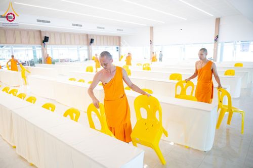 ภาพ No.156122:พิธีถวายสังฆทานแด่คณะสงฆ์ 323 วัด 4 จังหวัดชายแดนภาคใต้ ปีที่ 20 ครั้งที่ 173 พิธีมอบกองทุนหนุนแรงใจช่วยครูใต้ ปีที่ 17 ครั้งที่ 137 วันเสาร์ที่ 21 กันยายน พ.ศ.2567 ณ ศูนย์ปฏิบัติธรรมภาคใต้ อ.บางกล่ำ จ.สงขลา