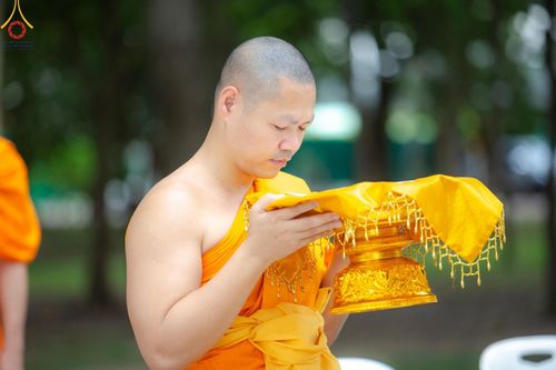 ภาพ No.145533:พิธีอธิษฐานพรรษาของคณะสงฆ์วัดพระธรรมกาย ณ อุโบสถพระไตรปิฎก วัดพระธรรมกาย วันอาทิตย์ที่ 21 กรกฎาคม พ.ศ. 2567